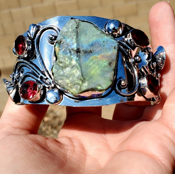 New Unique Rough Labradorite and Garnet Adjustable Cuff 925 Silver Bracelet. - Picture 9 of 16